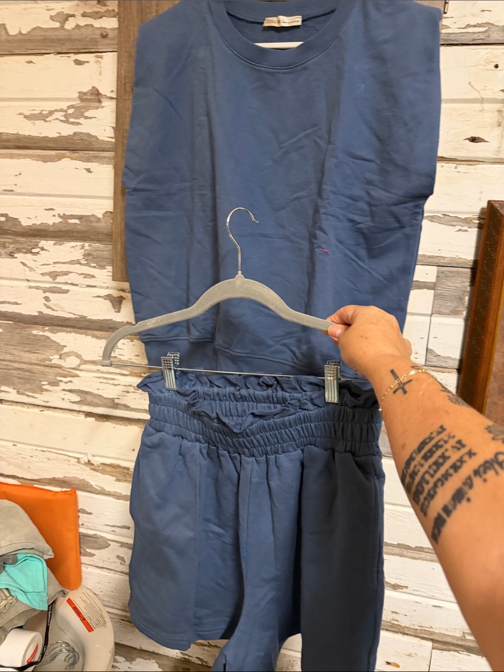 Zenana Outfitters Blue Elastic-Waist  Shorts and shirt set in size small 🔥